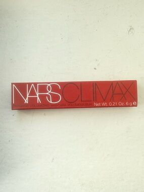NARS Climax Dramatic Volumizing Mascara Explicit Black shade 7018